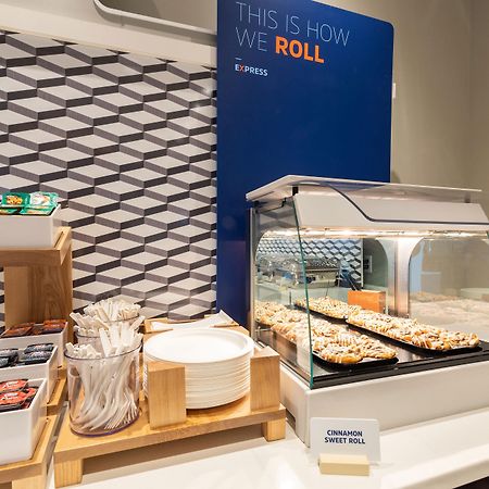 Holiday Inn Express Hotel And Suites Pearsall By Ihg Ngoại thất bức ảnh