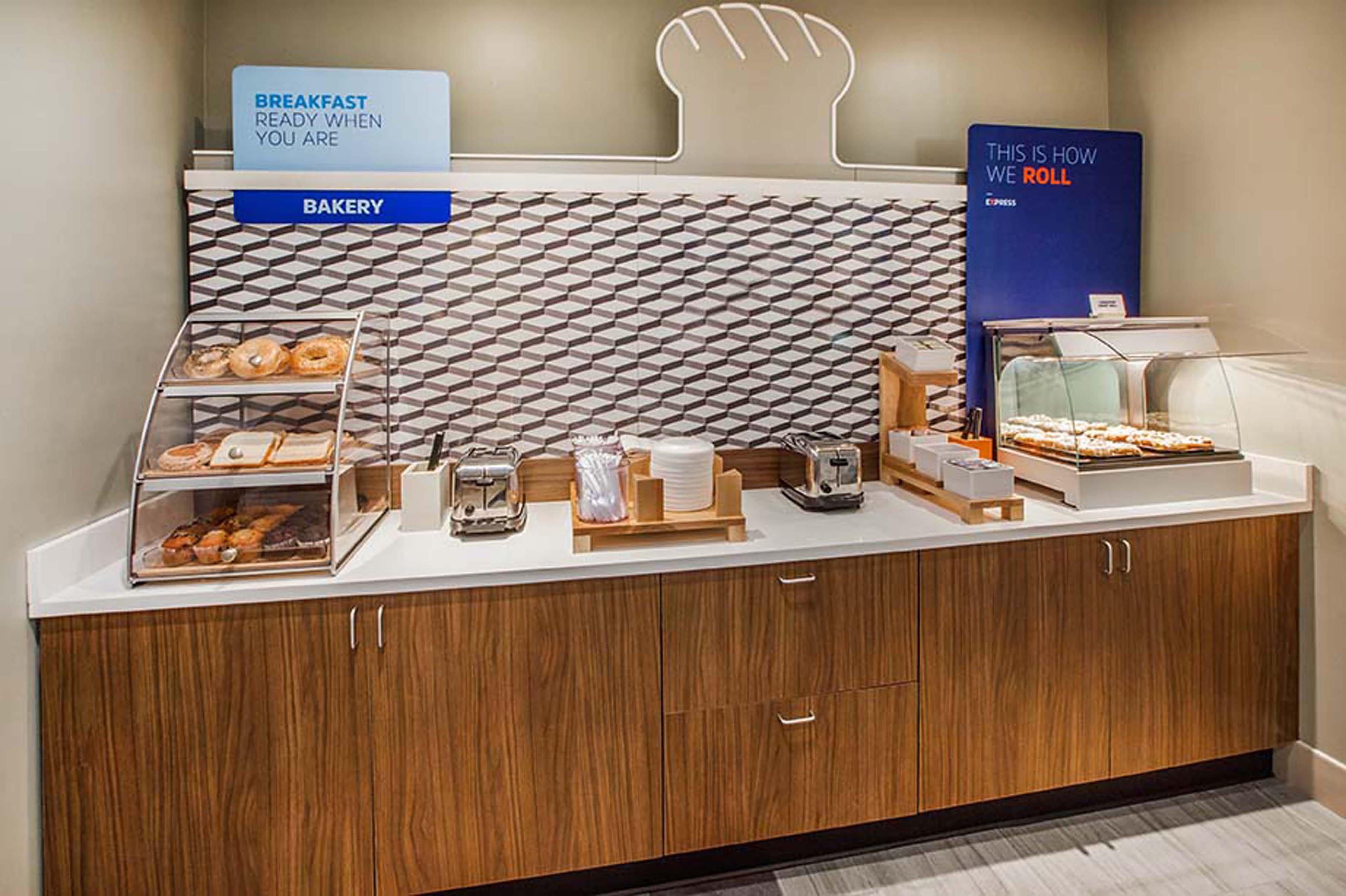Holiday Inn Express Hotel And Suites Pearsall By Ihg Ngoại thất bức ảnh